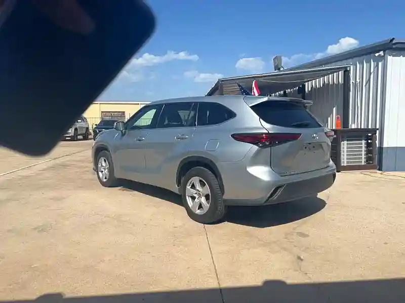 5TDZZRAH3NS107358 2022 TOYOTA HIGHLANDER-2