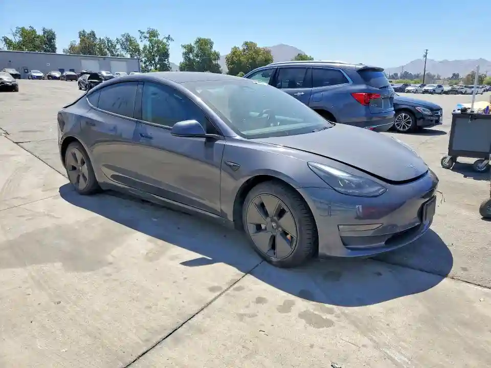 5YJ3E1EB1PF713192 2023 TESLA MODEL 3-3