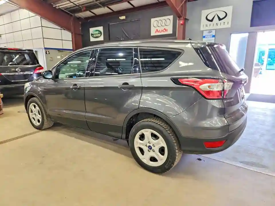 1FMCU0F71HUD35046 2017 FORD ESCAPE-1
