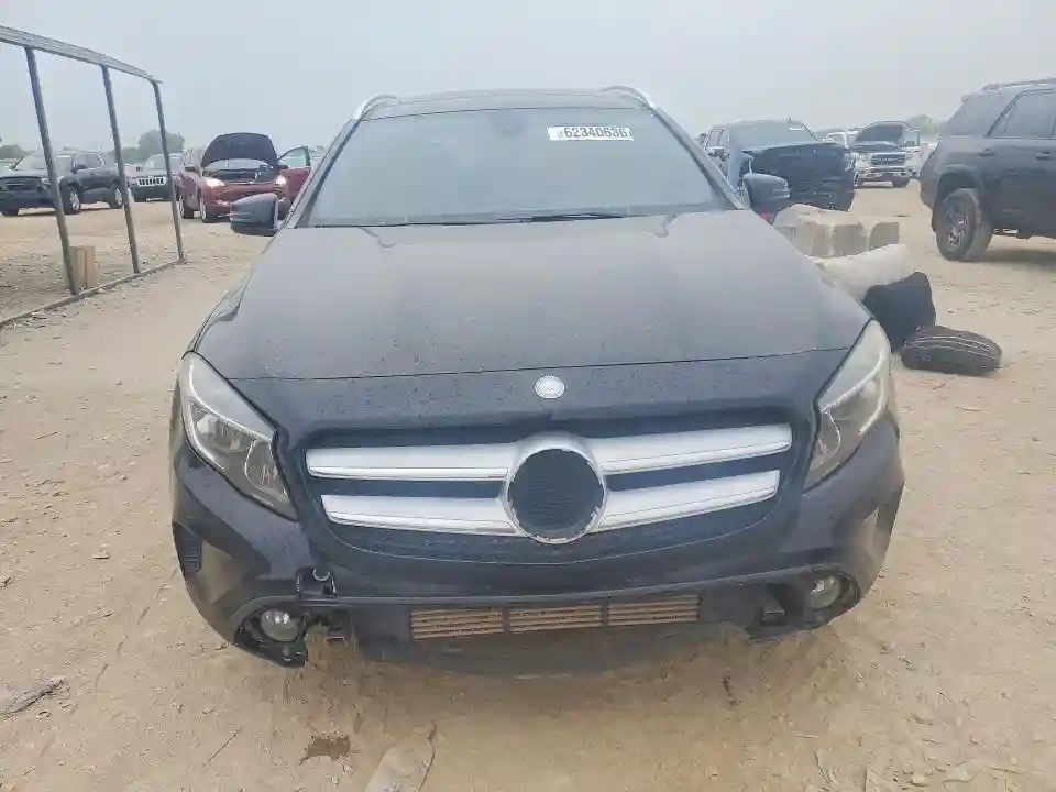 WDCTG4GB8HJ309304 2017 MERCEDES-BENZ GLA-CLASS-4