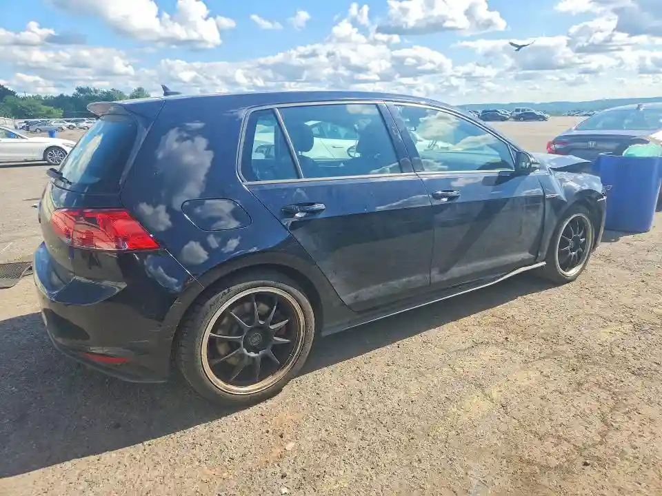 3VW547AU2HM050649 2017 VOLKSWAGEN GTI-2