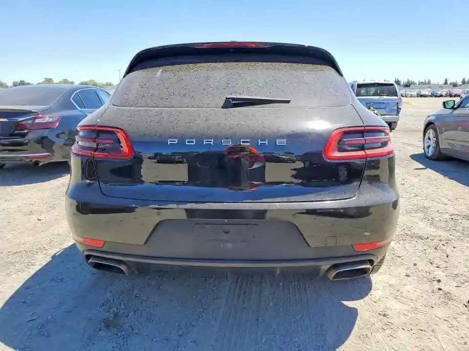 WP1AA2A52JLB21098 2018 PORSCHE MACAN-5
