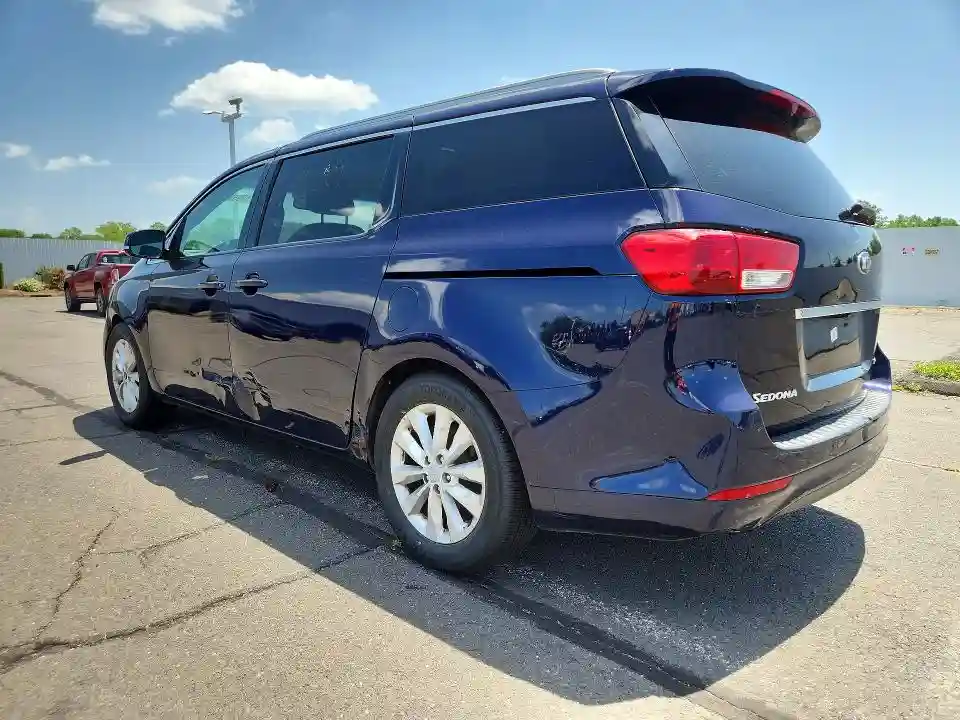 KNDMC5C11J6386825 2018 KIA SEDONA-1