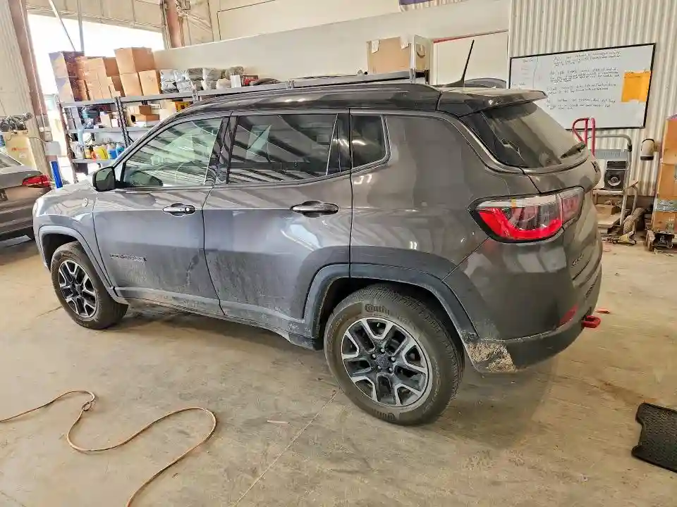 3C4NJDDB3KT627982 2019 JEEP COMPASS-1