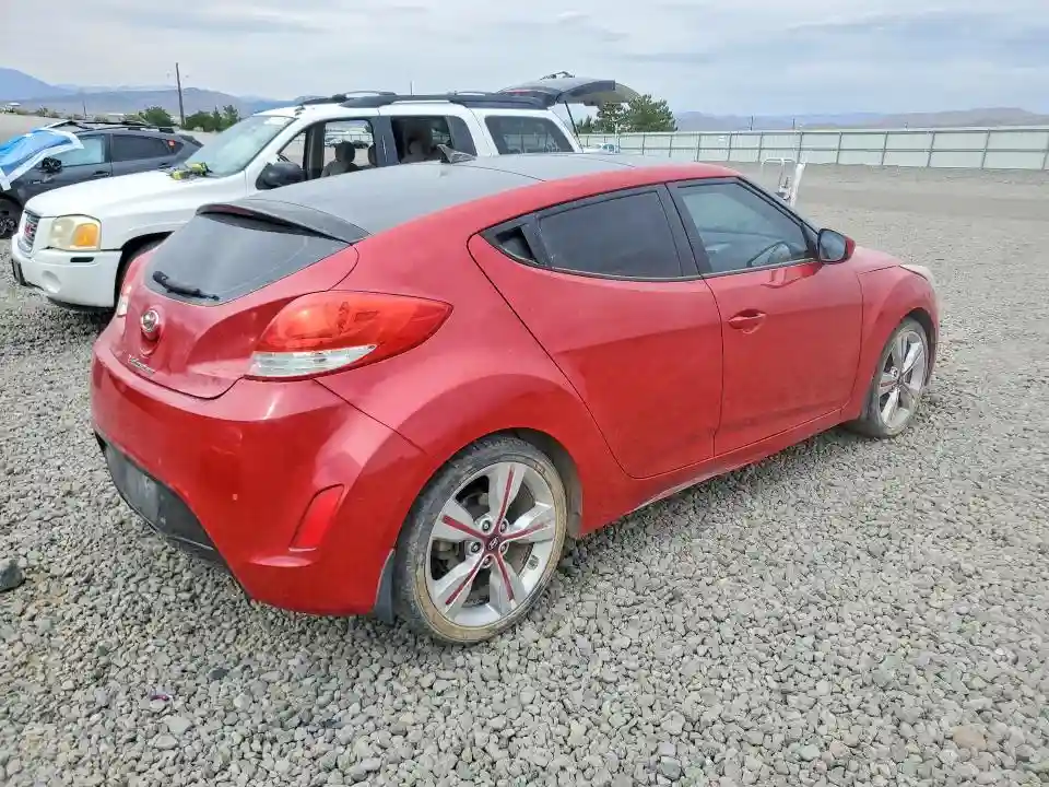 KMHTC6AD5GU295717 2016 HYUNDAI VELOSTER-2