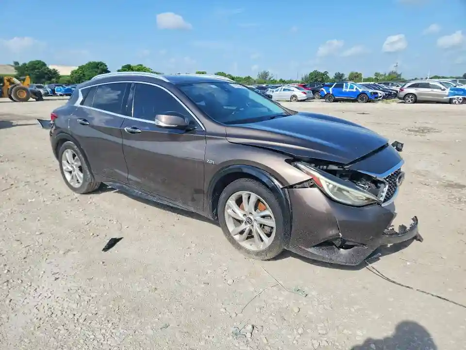 SJKCH5CP8KA009793 2019 INFINITI QX30-3