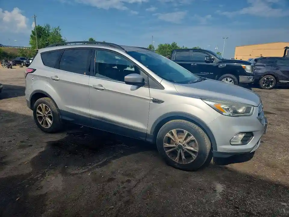 1FMCU9GD0HUC70084 2017 FORD ESCAPE-3