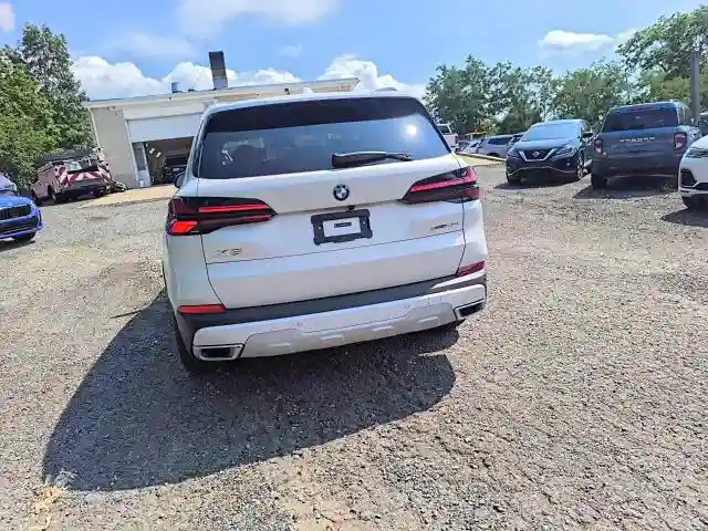 5UX23EU09T9342584 2026 BMW X5-5