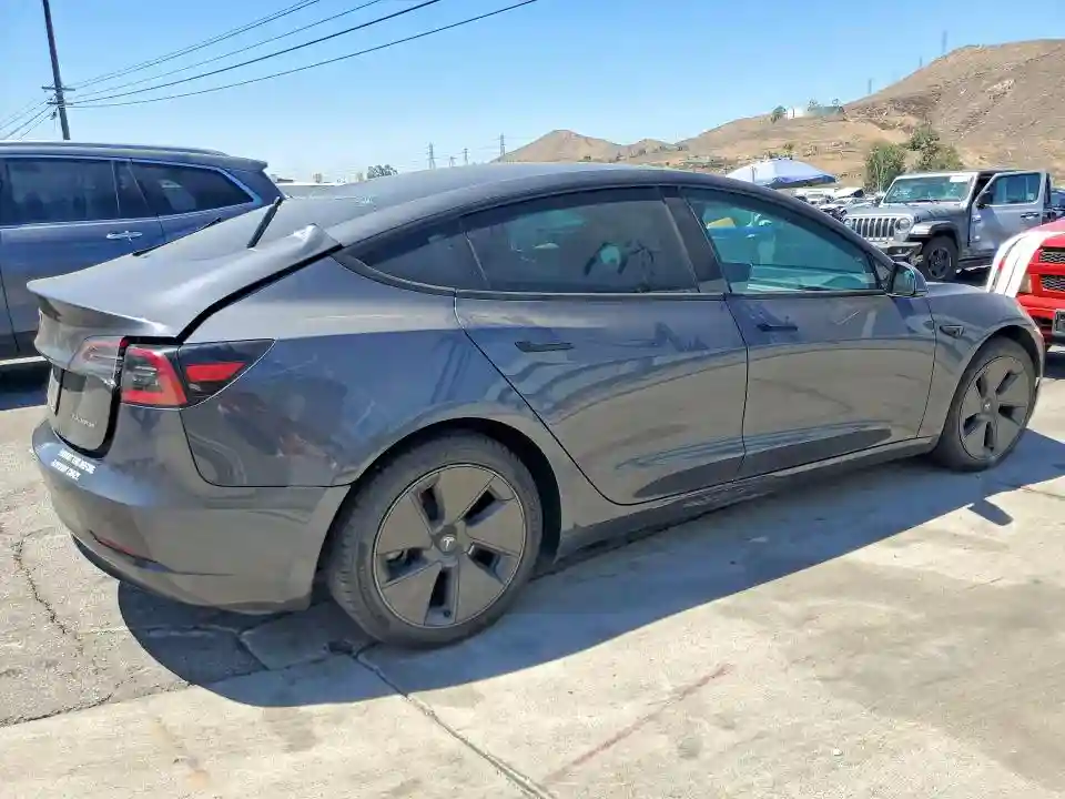 5YJ3E1EB1PF713192 2023 TESLA MODEL 3-2