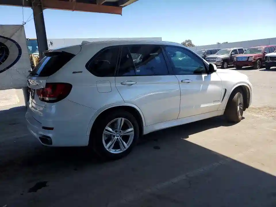 5UXKT0C52J0V99524 2018 BMW X5-2