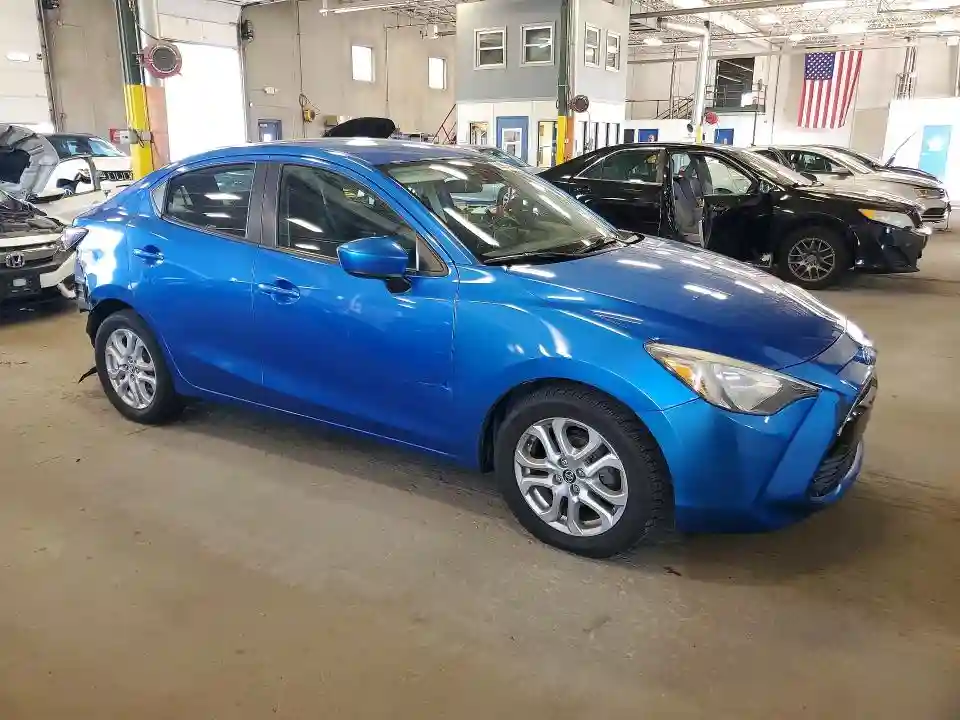 3MYDLBYV7HY162375 2017 TOYOTA YARIS-3