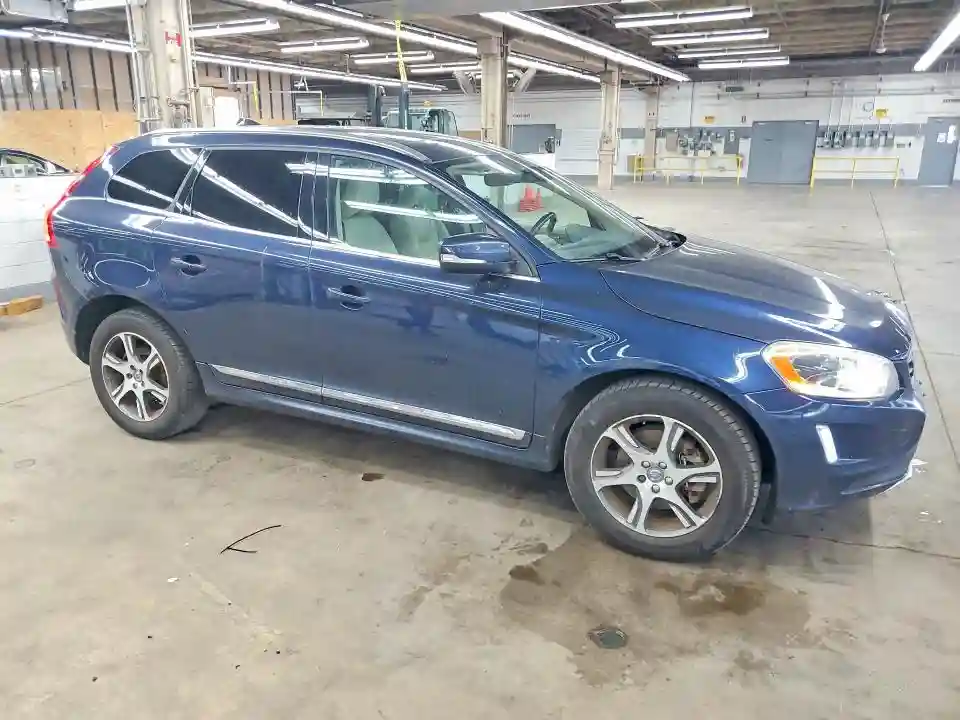 YV4902RM7F2734914 2015 VOLVO XC60-3