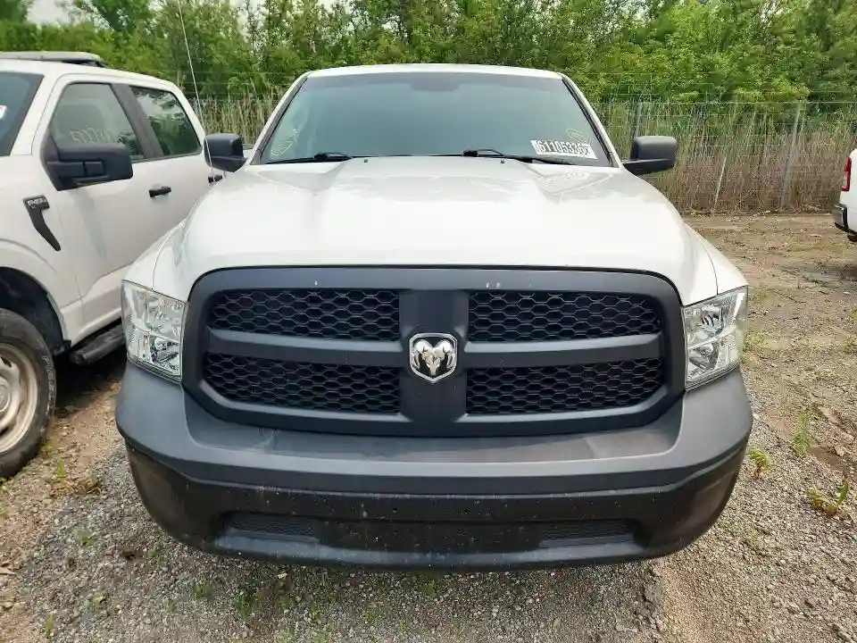 1C6RR6FG1KS657036 2019 RAM 1500-4