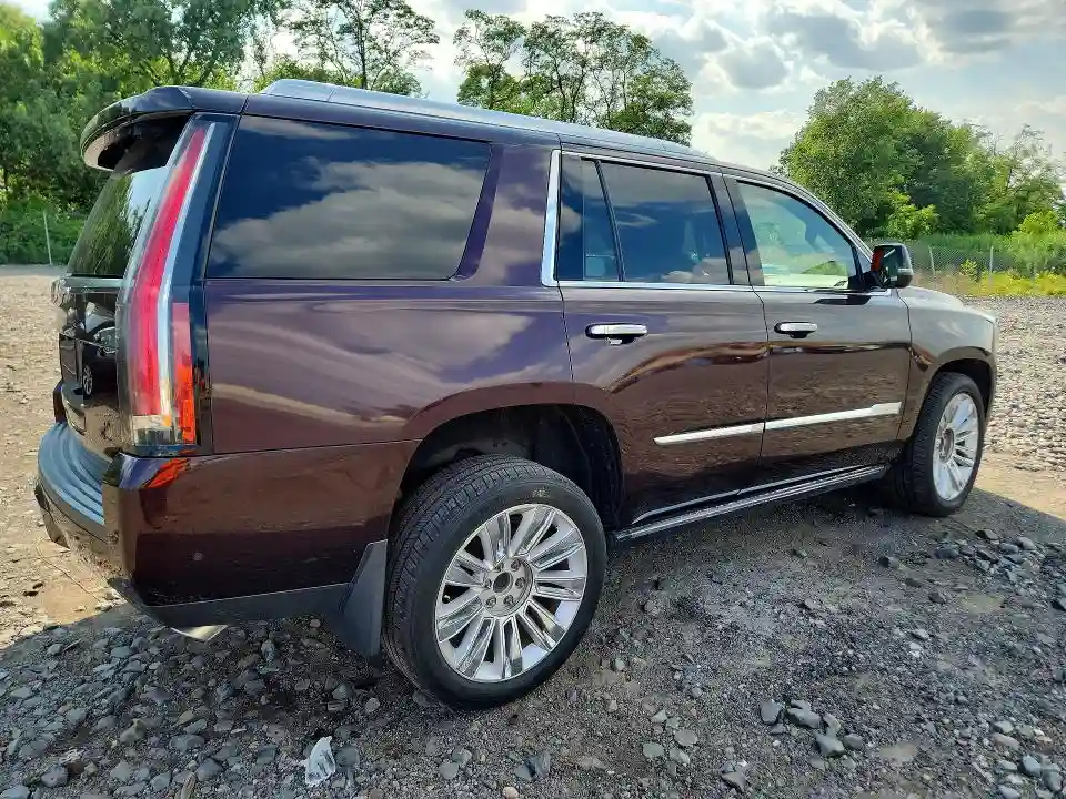 1GYS4DKJ7HR271567 2017 CADILLAC ESCALADE-2