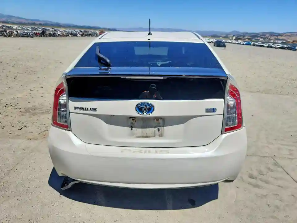 JTDKN3DU0F0406877 2015 TOYOTA PRIUS-5