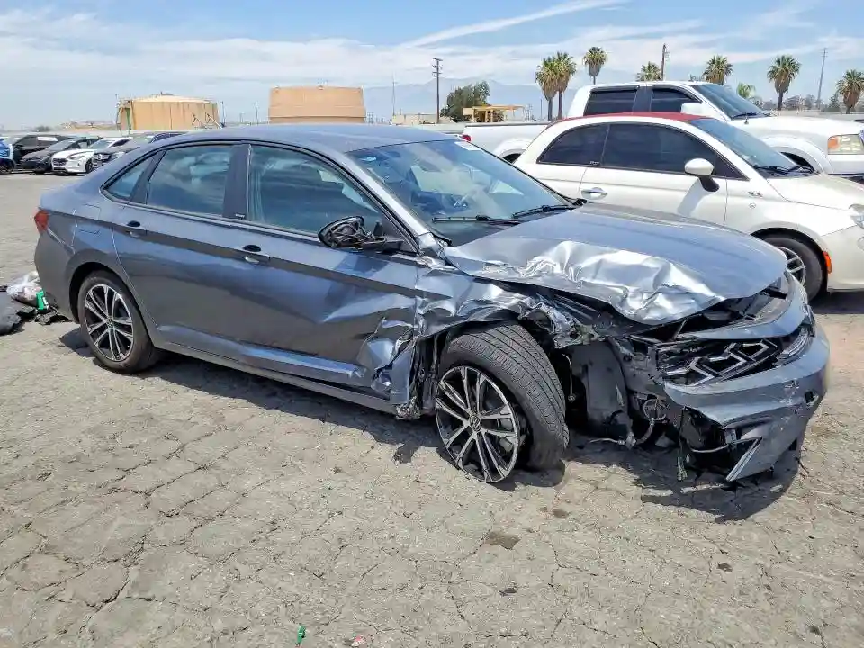 3VWBX7BU9SM074236 2025 VOLKSWAGEN JETTA-3