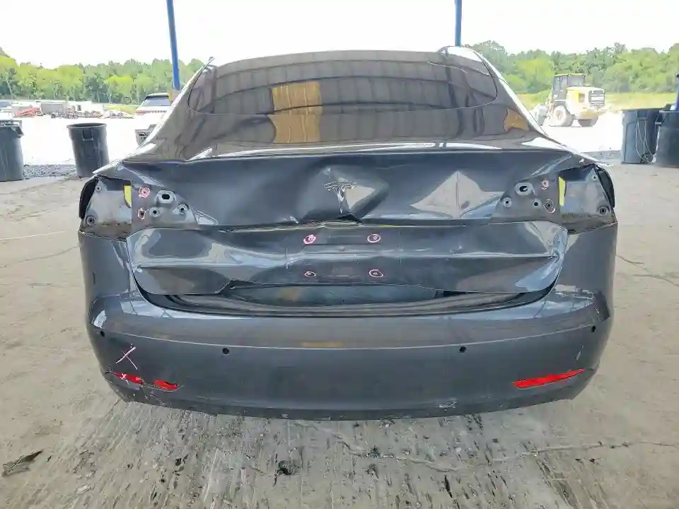 5YJ3E1EA1JF058319 2018 TESLA MODEL 3-5