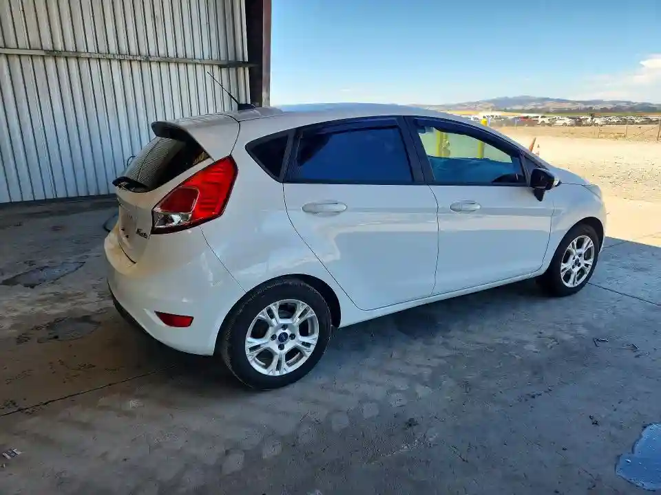 3FADP4EJ8FM195914 2015 FORD FIESTA-2