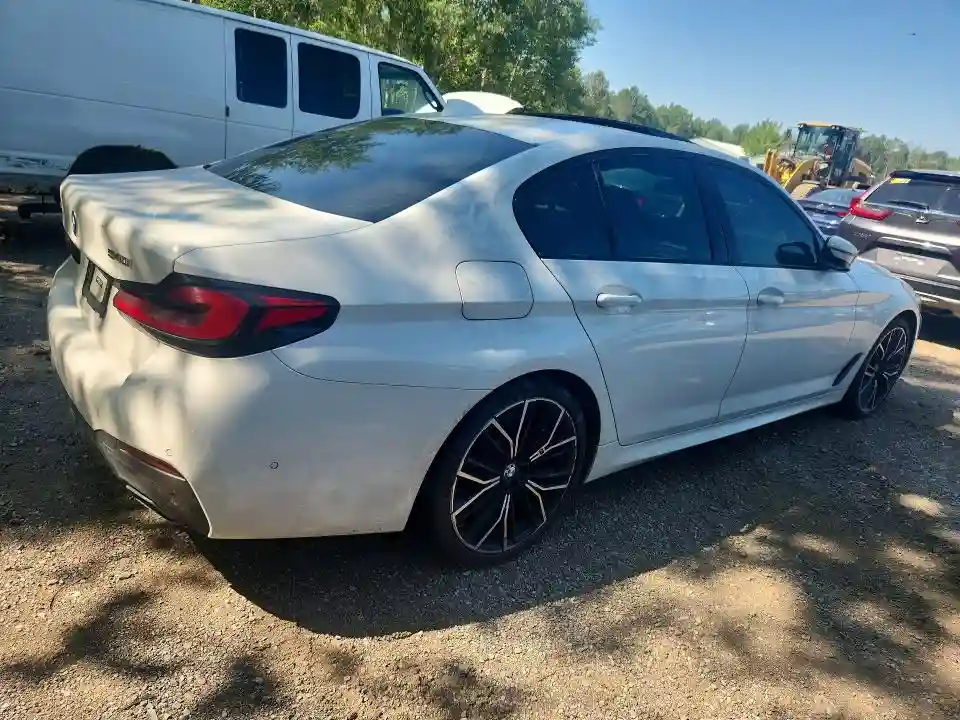 WBA73BJ08NCK32851 2022 BMW 5 SERIES-2