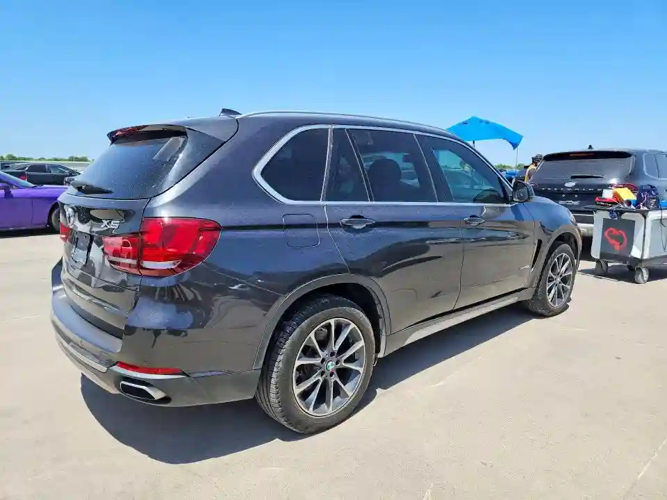 5UXKR2C51J0Z22102 2018 BMW X5-2