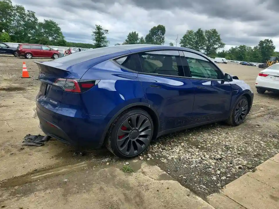 7SAYGDEF3NF530378 2022 TESLA MODEL Y-2