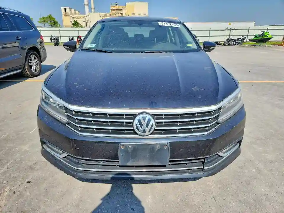 1VWBA7A36JC009807 2018 VOLKSWAGEN PASSAT-4