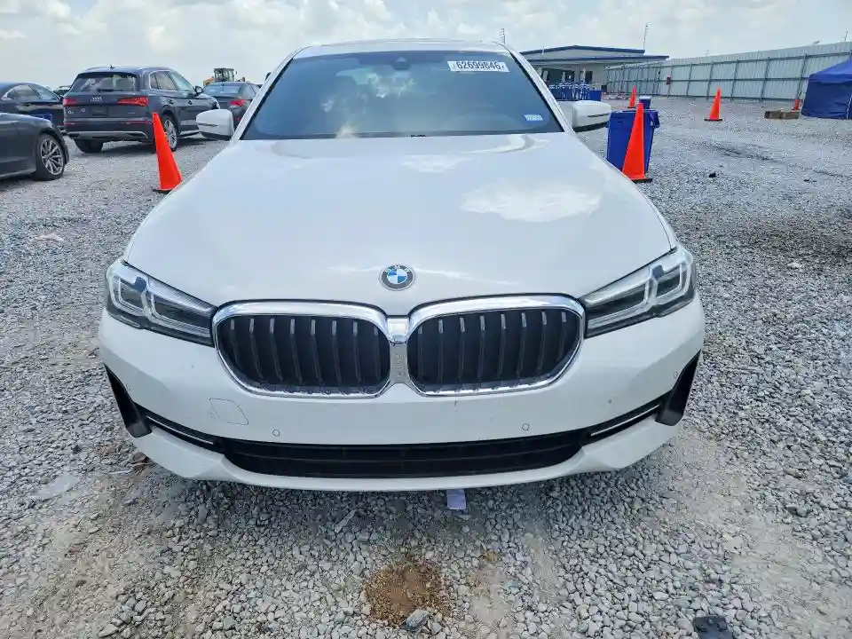 WBA53BH09NWX81356 2022 BMW 5 SERIES-4