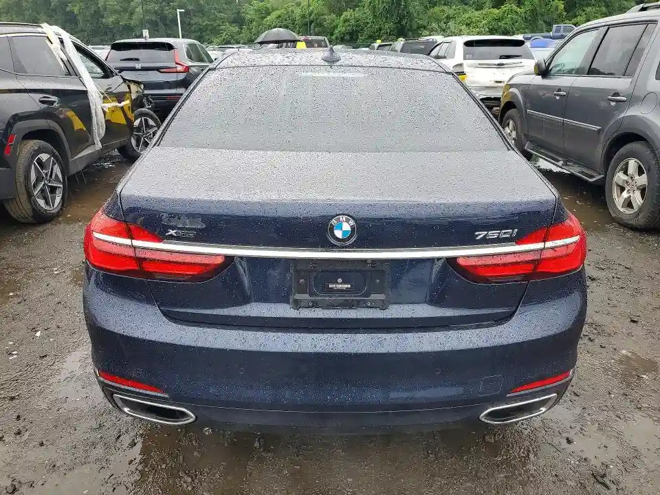 WBA7F2C58JG423821 2018 BMW 7 SERIES-5