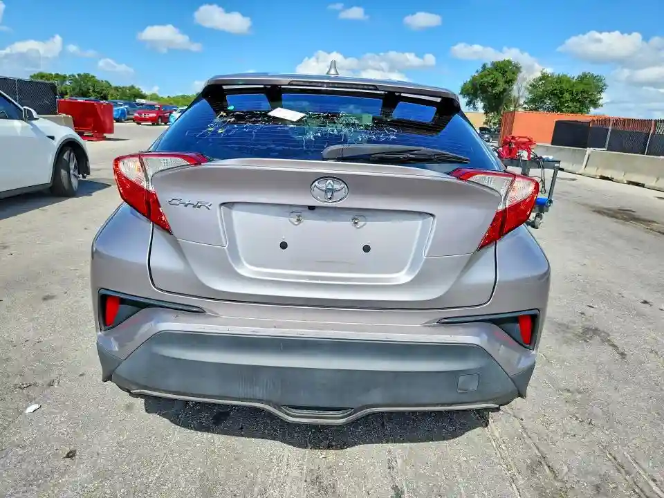 NMTKHMBX9LR106823 2020 TOYOTA C-HR-5