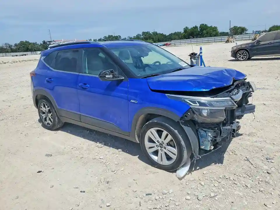 KNDERCAA1M7130001 2021 KIA SELTOS-3