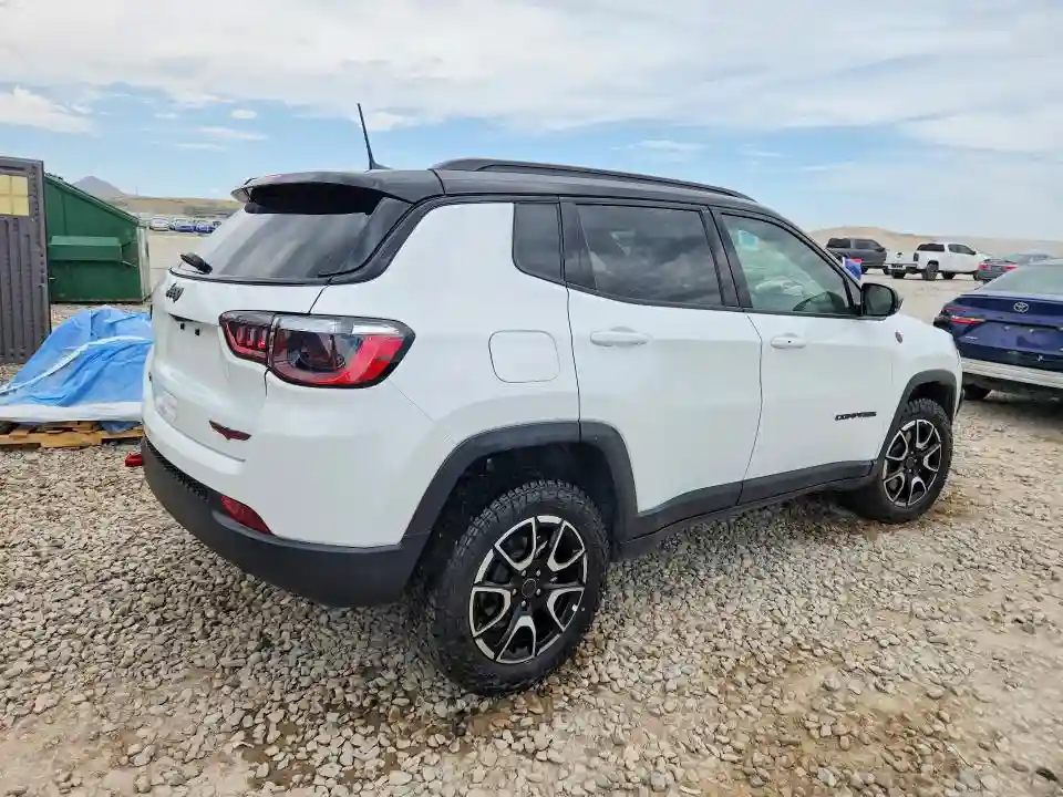 3C4NJDDNXTT178148 2026 JEEP COMPASS-2