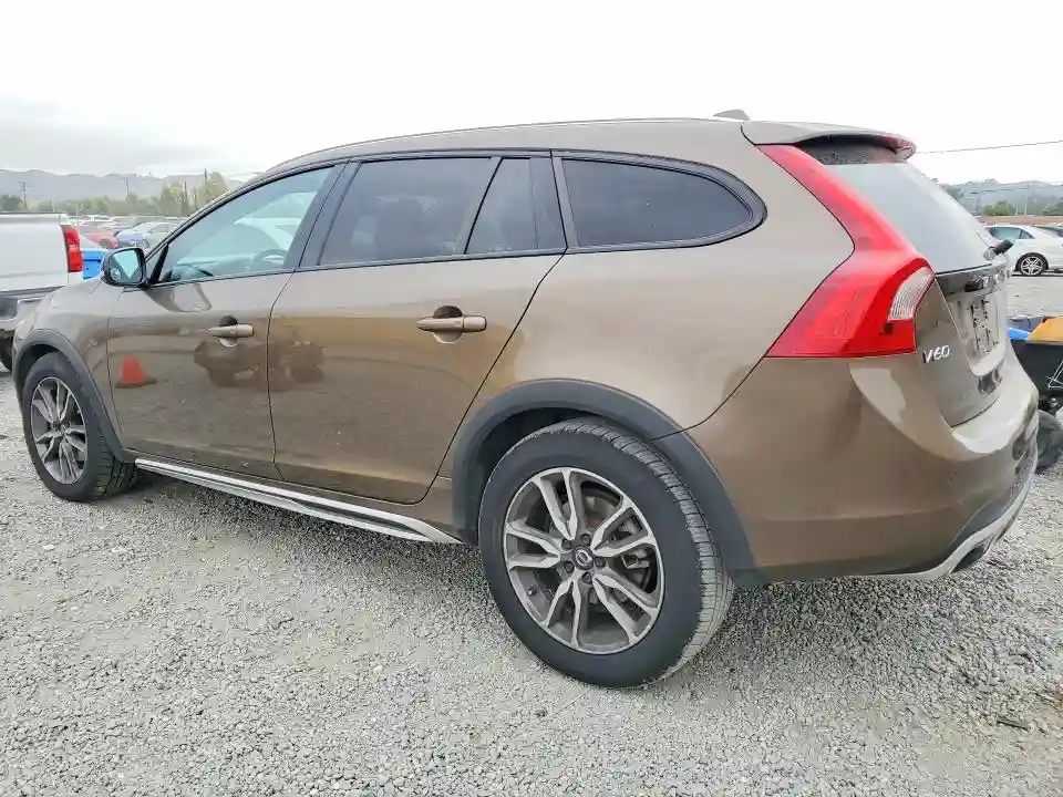 YV440MWK9J2058483 2018 VOLVO V60-1