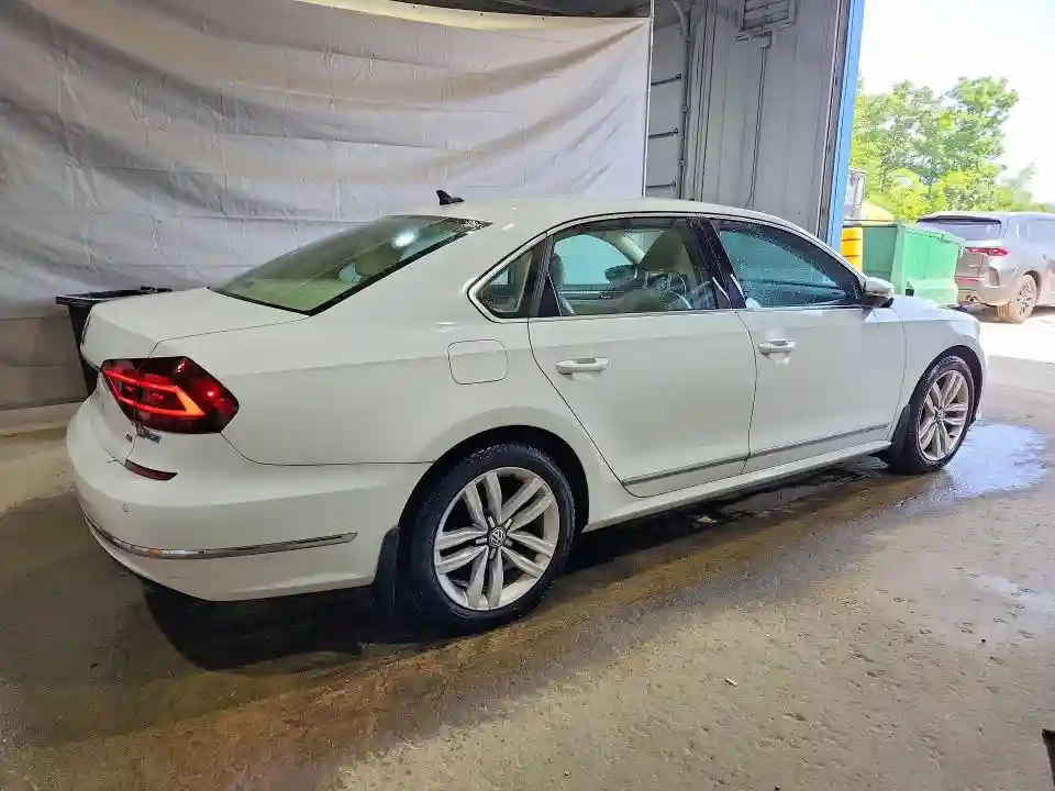 1VWGT7A35HC009372 2017 VOLKSWAGEN PASSAT-2