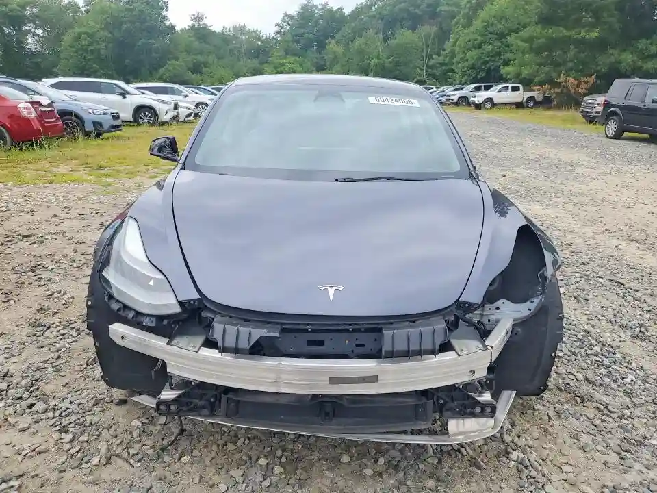 5YJ3E1EA0PF434596 2023 TESLA MODEL 3-4