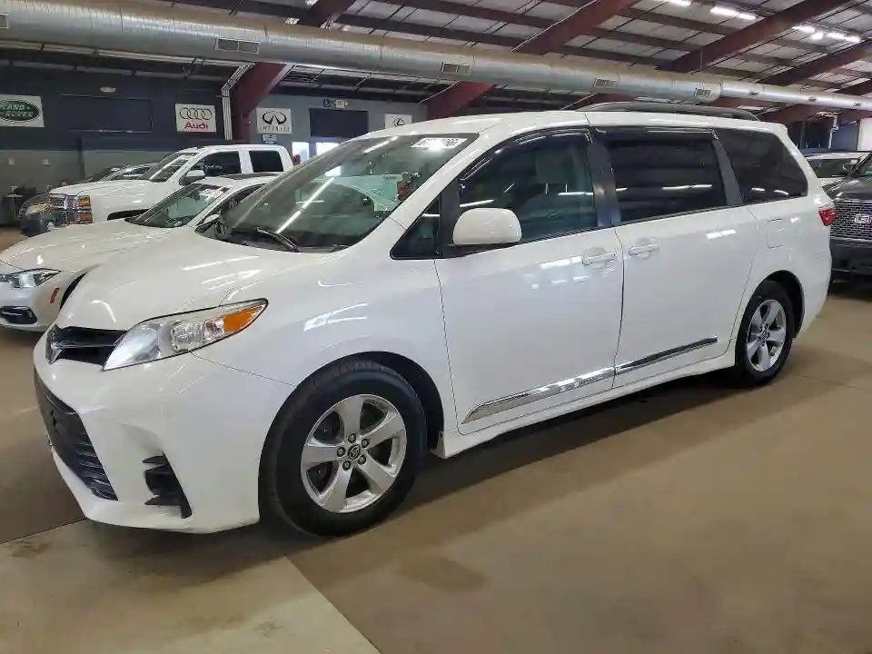 5TDKZ3DC1JS944814 2018 TOYOTA SIENNA-0