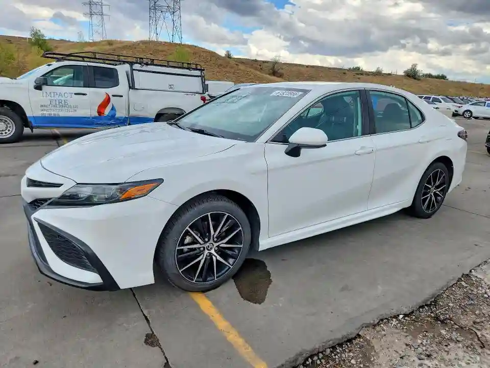 4T1G11AK0MU555865 2021 TOYOTA CAMRY-0