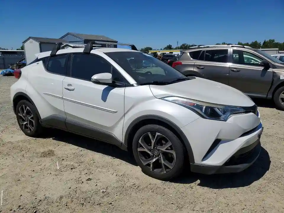 NMTKHMBXXJR054325 2018 TOYOTA C-HR-3