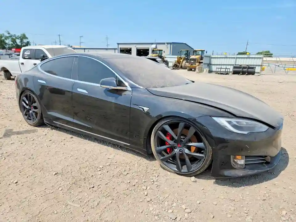 5YJSA1E41JF285480 2018 TESLA MODEL S-3