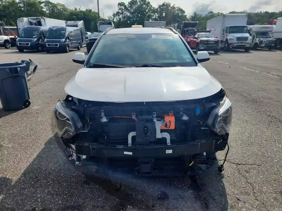 KNDCR3L14P5053869 2023 KIA NIRO-4