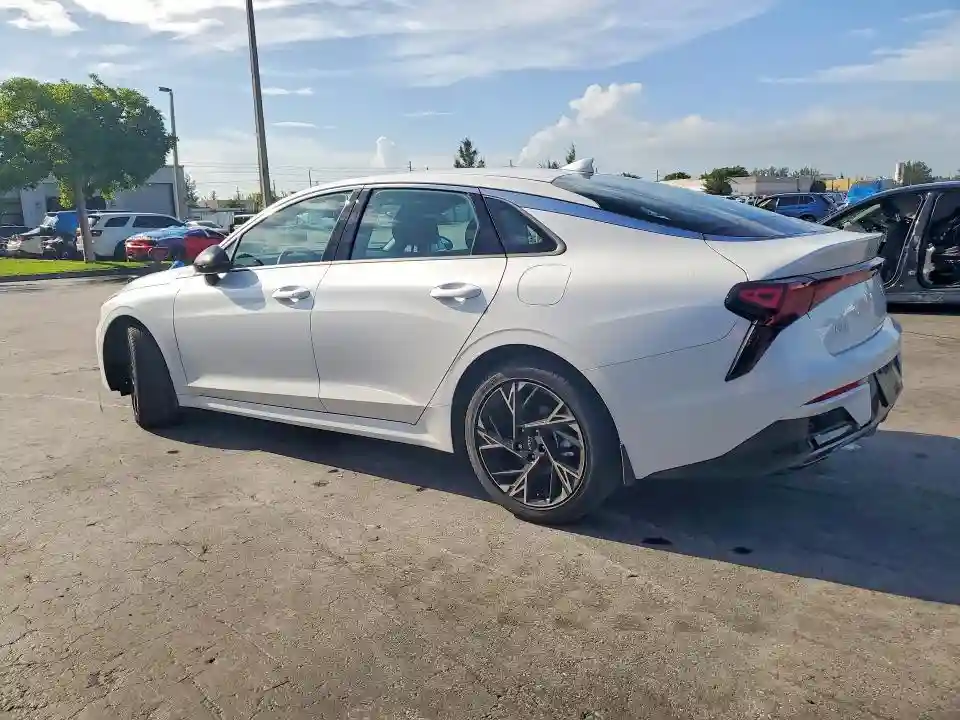 KNAG64J70T5412455 2026 KIA K5-1