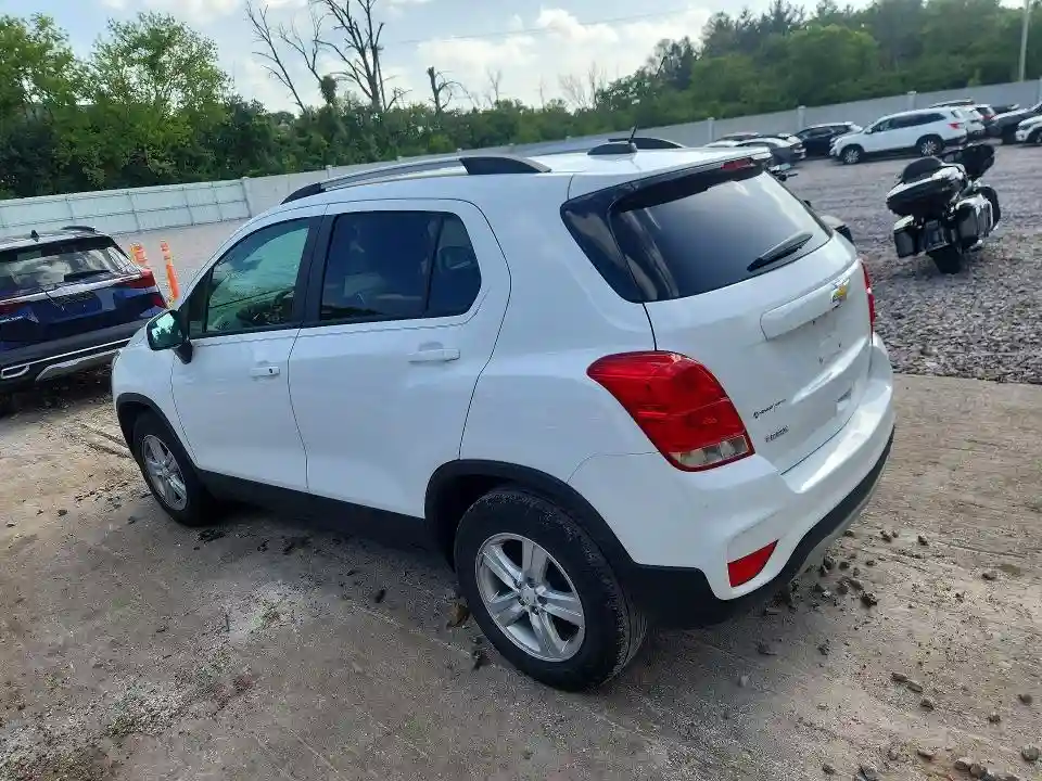 KL7CJLSB3MB304988 2021 CHEVROLET TRAX-1