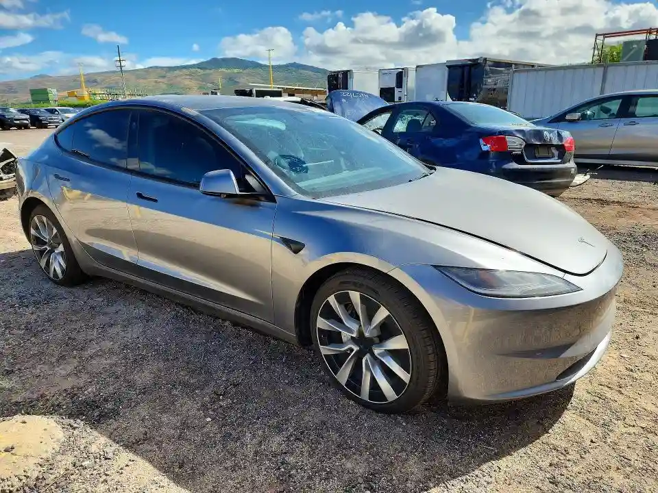 5YJ3E1EB0SF996757 2025 TESLA MODEL 3-3