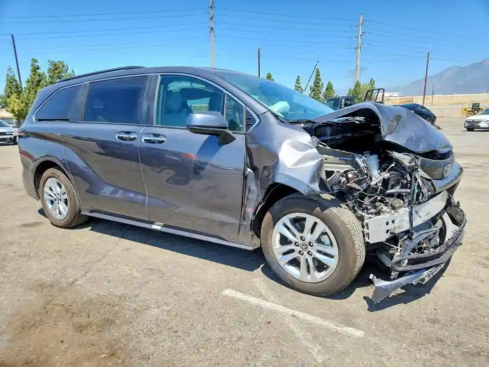 5TDJSKFC4SS201265 2025 TOYOTA SIENNA-3