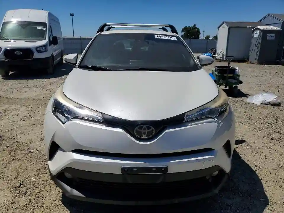 NMTKHMBXXJR054325 2018 TOYOTA C-HR-4