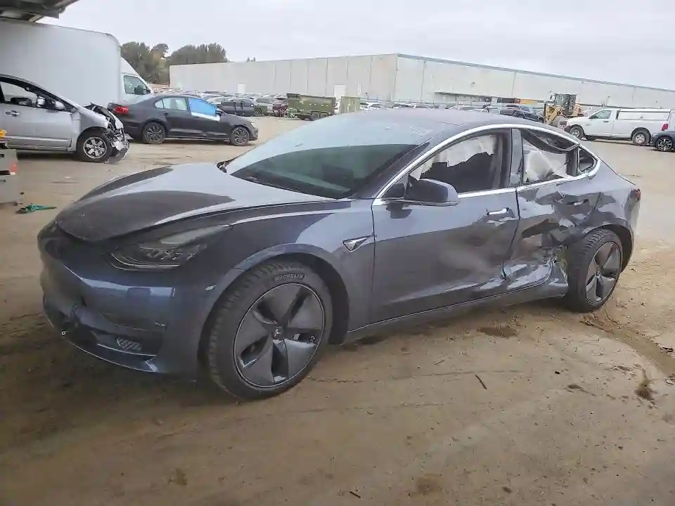 5YJ3E1EB4JF129005 2018 TESLA MODEL 3-0