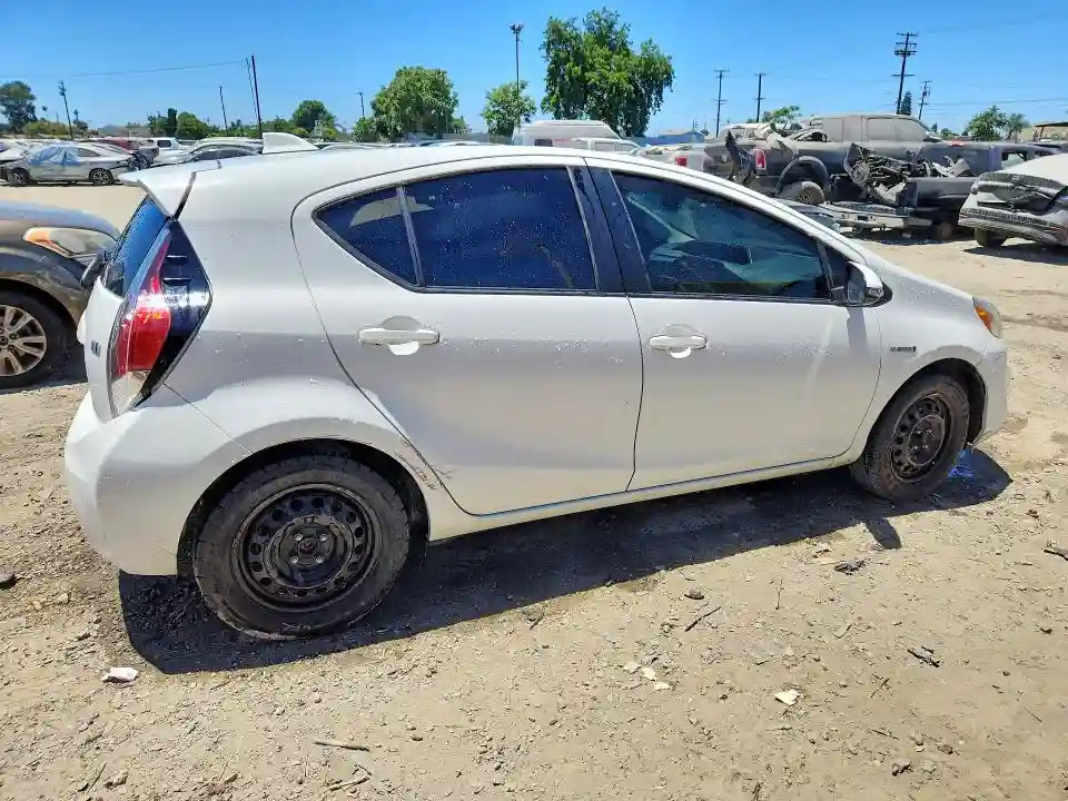 JTDKDTB36G1127166 2016 TOYOTA PRIUS C ON-2