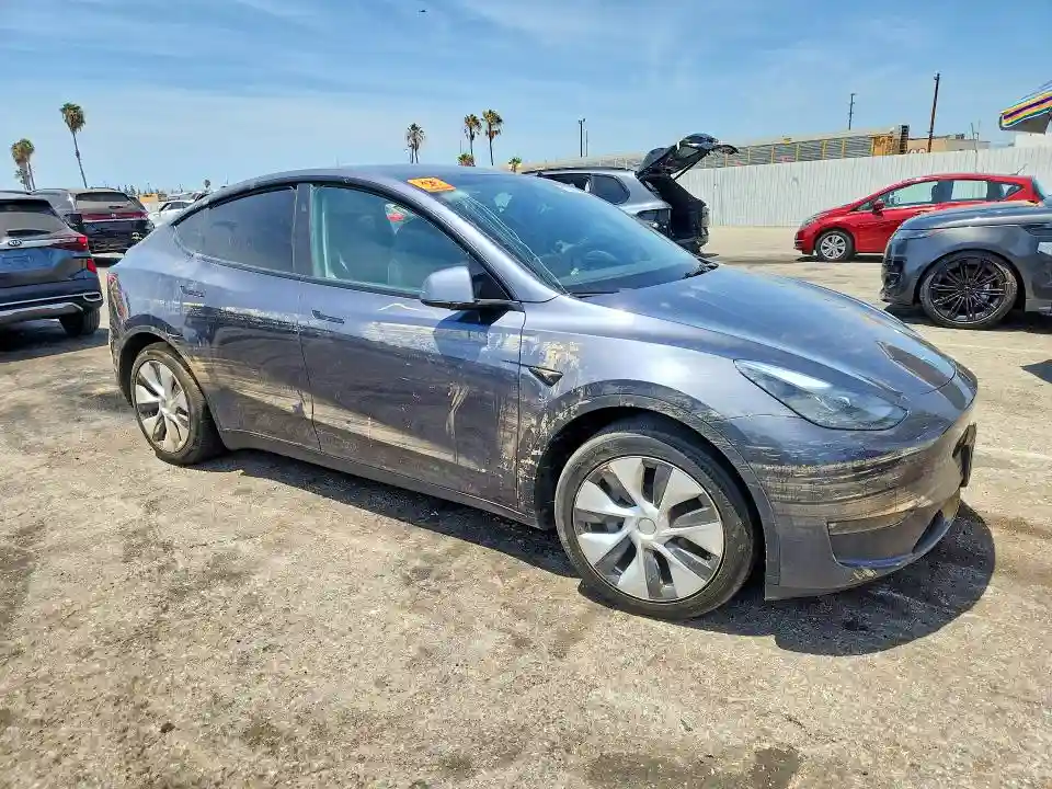7SAYGDEEXPF909985 2023 TESLA MODEL Y-3