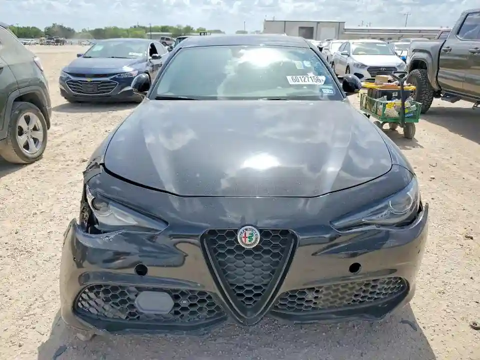 ZARFAMBN7K7600909 2019 ALFA ROMEO GIULIA-4