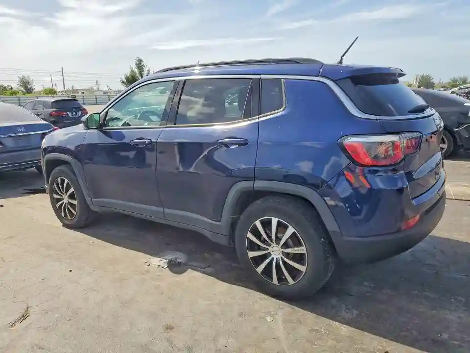 3C4NJCBB0JT308874 2018 JEEP COMPASS-1