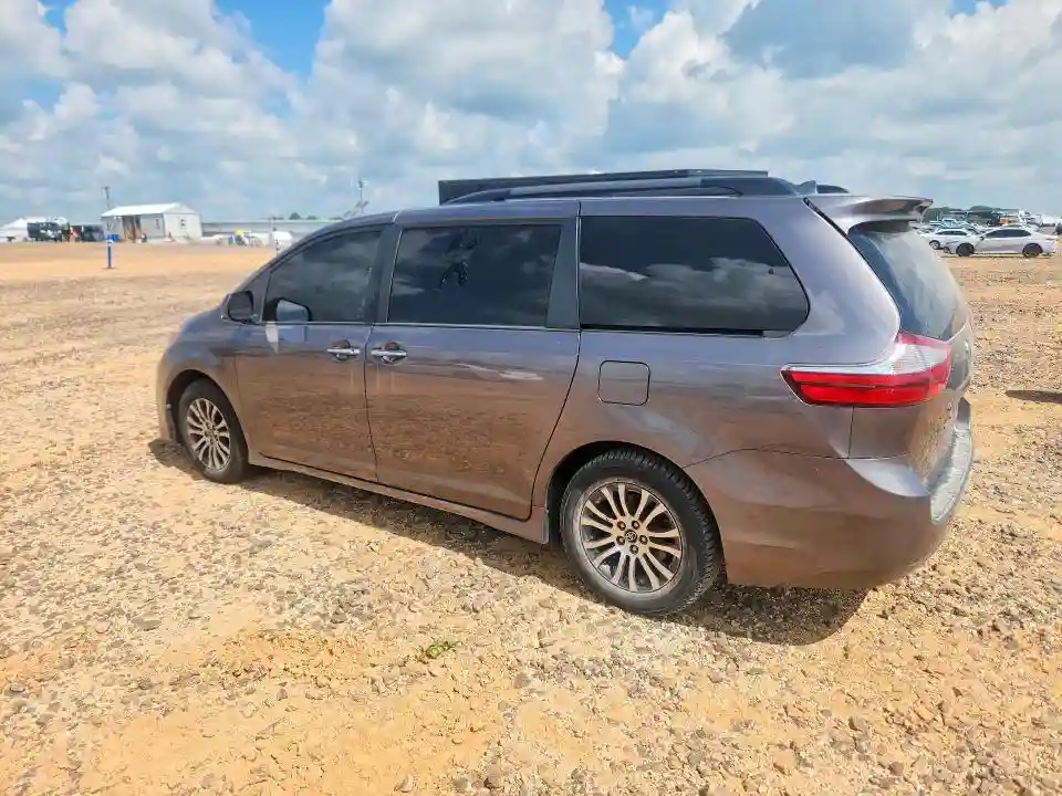 5TDYZ3DCXJS925169 2018 TOYOTA SIENNA-1